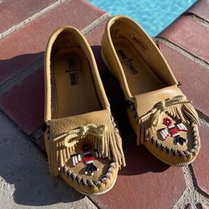 MINNETONKA Leather shoes